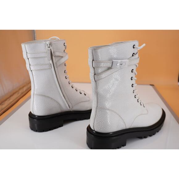 Tory Burch Combat White Crackled Suede Lace Up Ankle Boots SZ 10 Lug Logo $495 - Picture 5 of 9